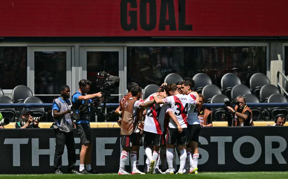 River Plate leva pequeno susto, mas vence Urawa na estreia do Mundial