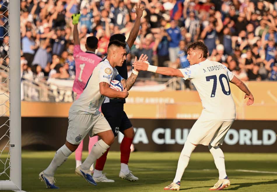Lautaro Martínez marcou o gol de empate da Inter de Milão no jogo contra o Monterrey, que terminou em 1 a 1 (Foto: Patrick T. Fallon / AFP)
