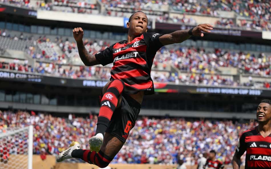 Wallace Yan comemora gol marcado contra o Chelsea no Mundial de Clubes