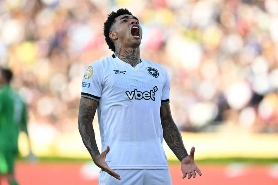 Igor Jesus comemora o gol marcado pelo Botafogo contra o PSG (Foto: Yuri Cortez/AFP)