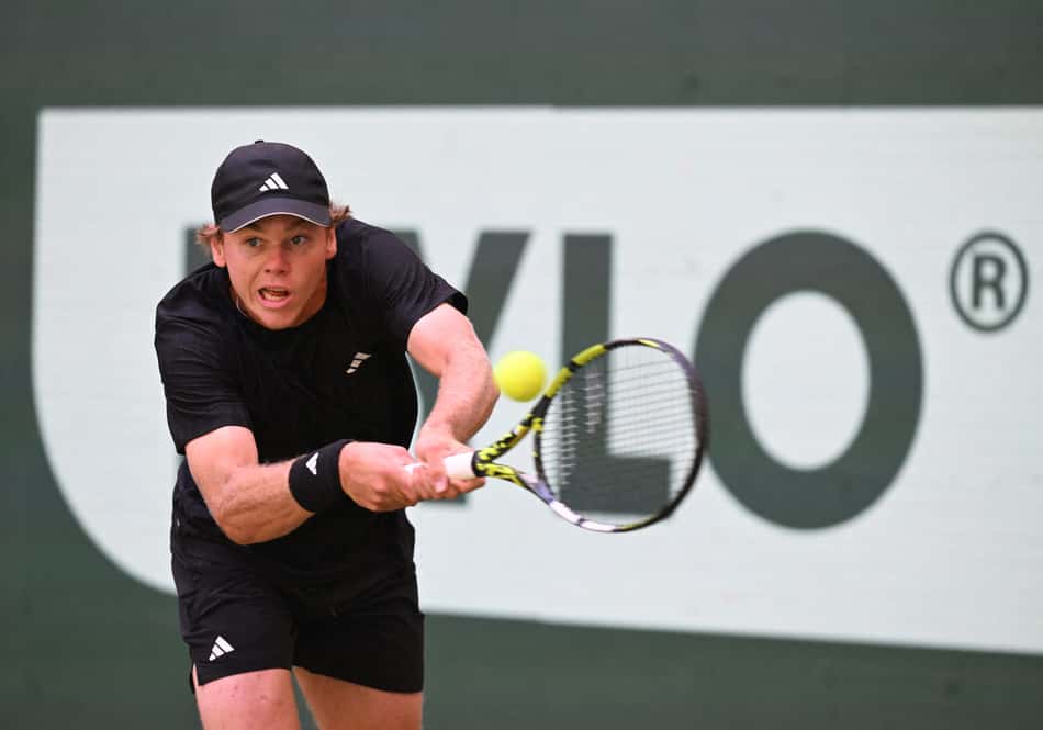 O americano Alex Michelsen é uma das estrelas da Next Gen (Foto: CARMEN JASPERSEN / AFP)