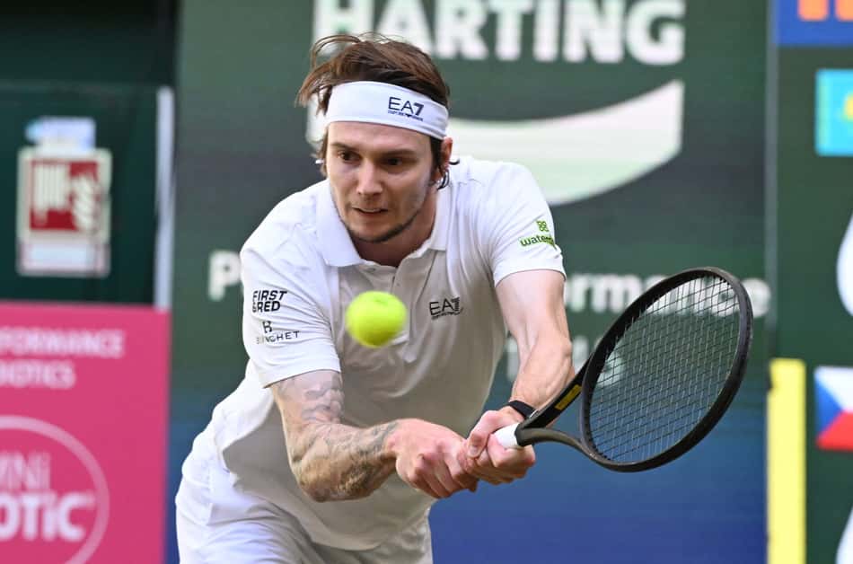 Nas quartas, Alexander Bublik derrotou o tcheco Tomas Machac (Foto: CARMEN JASPERSEN / AFP)