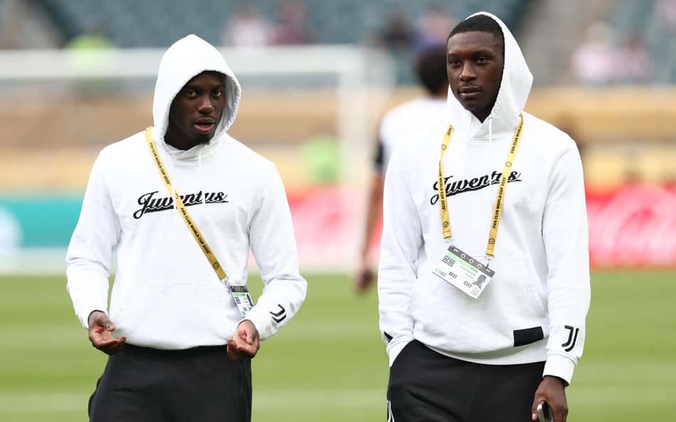 Weah e Kolo Muani na chegada para Juventus x Wydad Casablanca