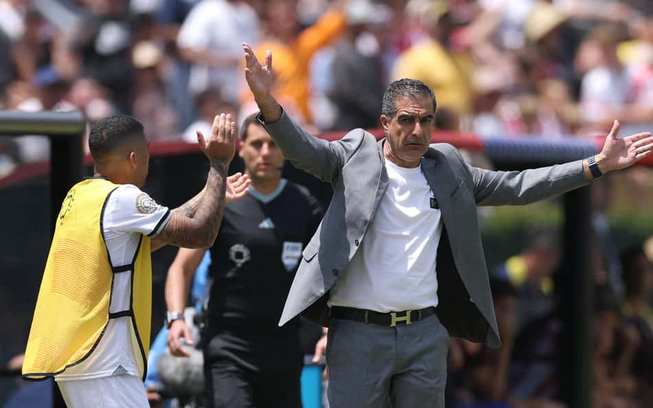 Botafogo pode alterar esquema contra o Palmeiras com desfalque de Gregore