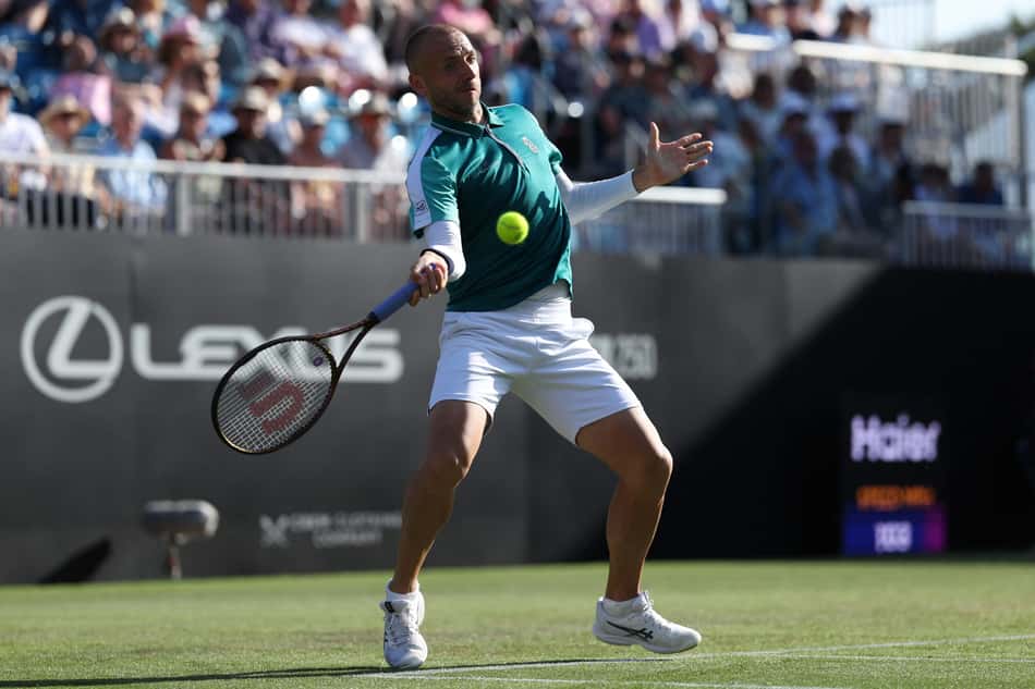 O britânico Dan Evans no duelo com o americano Tommy Paul