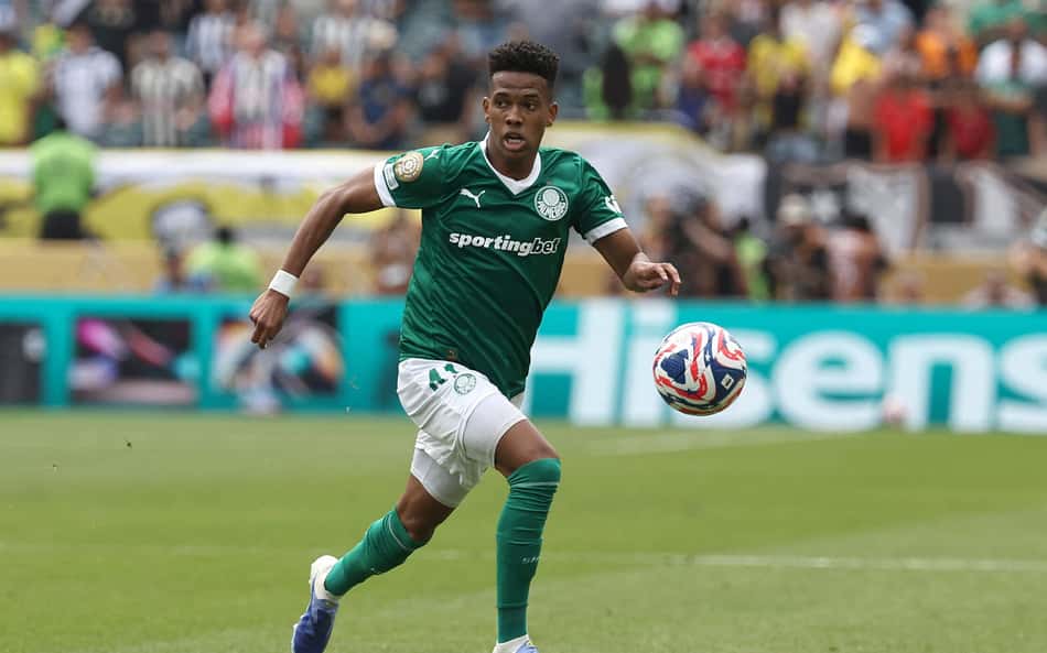Abel Ferreira substitui Estêvão, e internautas reagem: 'Melhor em campo'