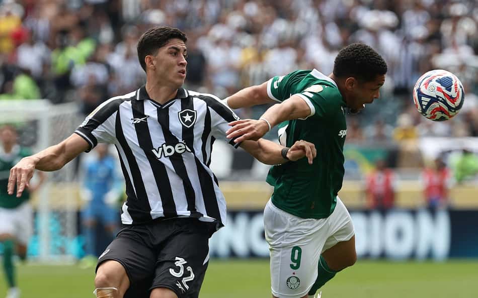 Atitude de Vitor Roque, do Palmeiras, é criticada por torcedores brasileiros