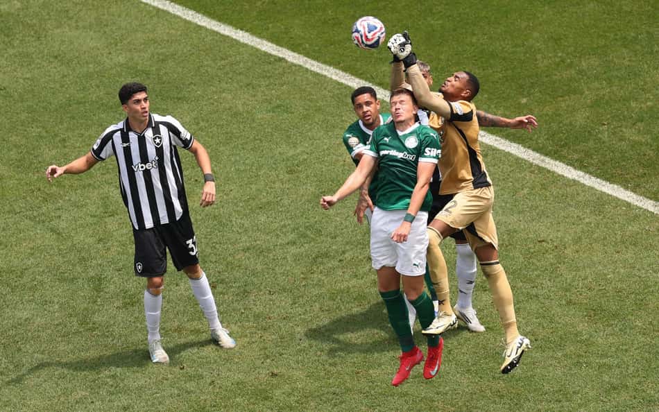 Bruno Fuchs explica lance que salvou o Palmeiras contra o Botafogo