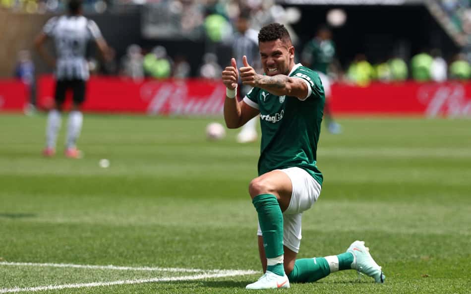 Paulinho revela conversa com Mayke antes do gol da classificação do Palmeiras