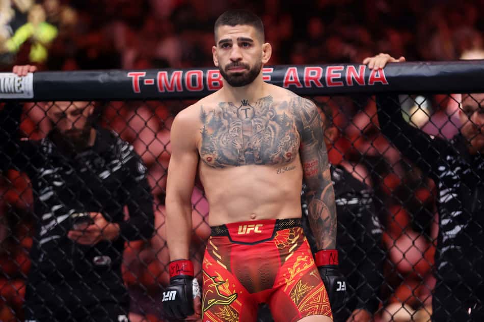 Ilia Topuria dominou o MMA mundial com dois títulos entre 2024 e 2025 (Foto: Ian Maule/Getty Images via AFP)