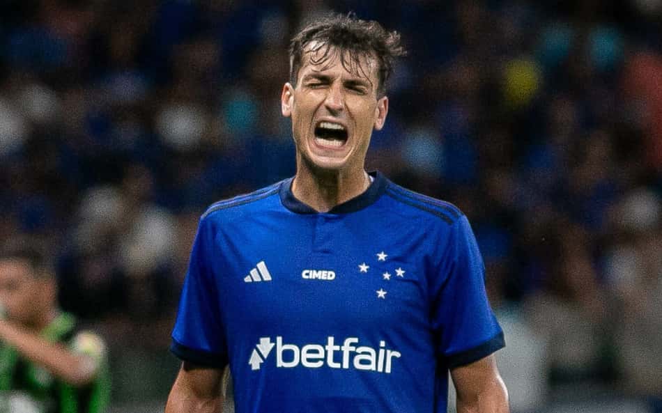 Dinenno se despede da torcida do Cruzeiro e agradece apoio