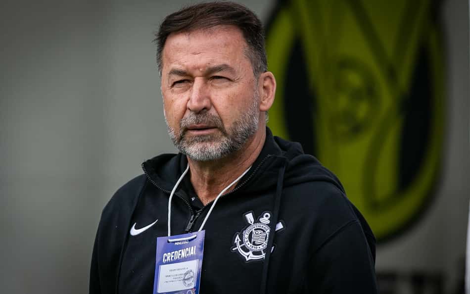 Ídolo do Corinthians desabafa sobre situação do clube: 'Tratado como palhaço'