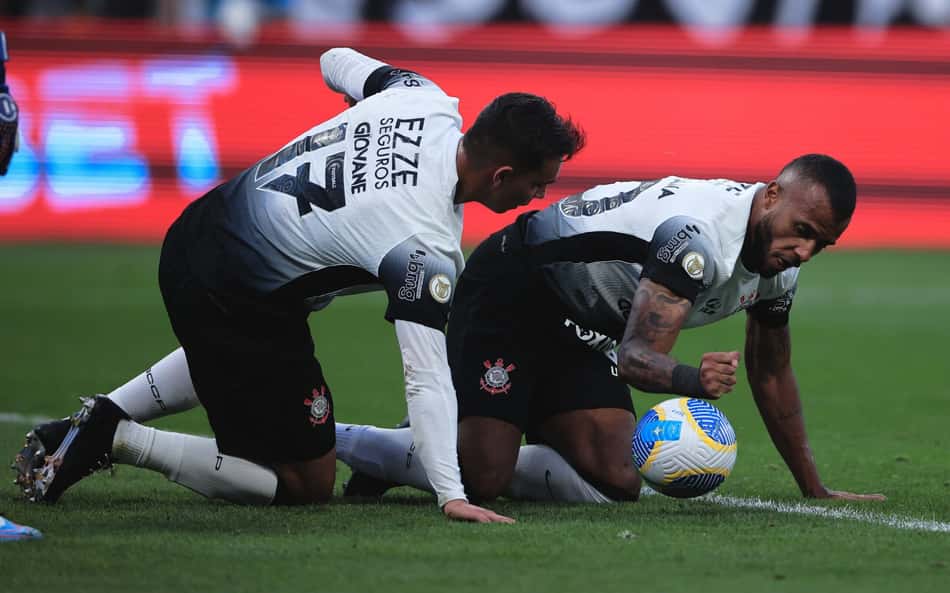 Alex Santana e Giovane deixaram o Corinthians (Foto: Ettore Chiereguini/AGIF)