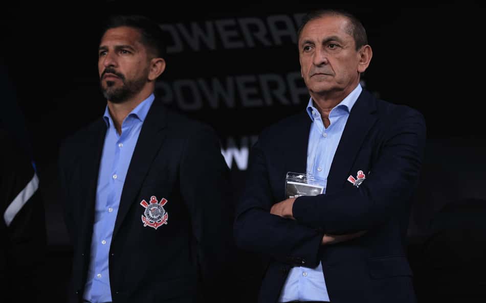 Emiliano Díaz e Ramon Diaz em passagem pelo Corinthains (Foto: Ettore Chiereguini/AGIF)
