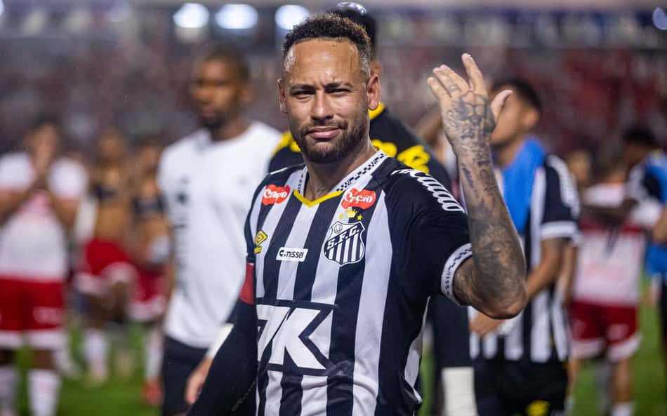 Neymar é diagnosticado com covid-19 e é afastado pelo Santos