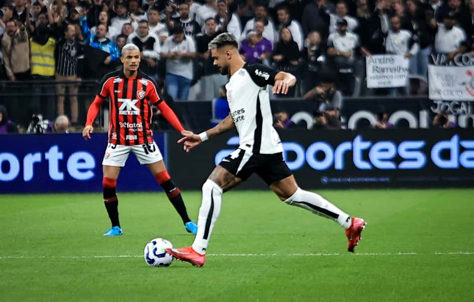 Jogos de hoje: Vitória e Corinthians se enfrentam pelo Brasileirão (Foto: Fabio Giannelli/AGIF)