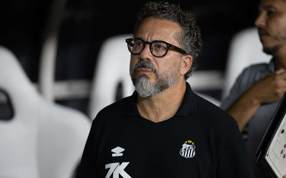 Cléber Xavier espera por renovação de Neymar: 'O torcedor está ansioso'