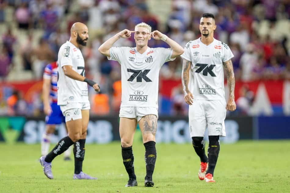 Benjamín Rollheiser teve o gol "roubado" (Foto: Baggio Rodrigues/AGIF)