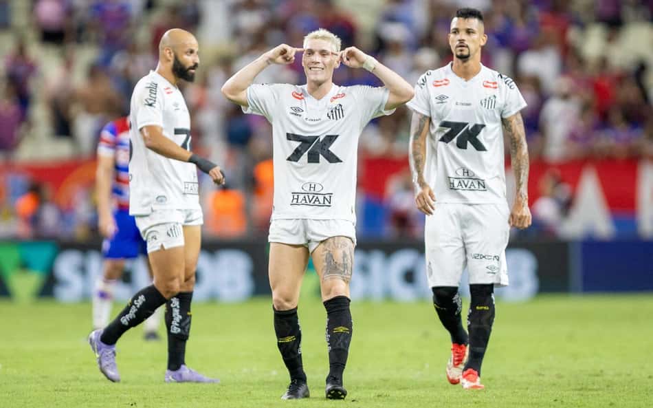 Rollheiser decide e Santos vence o Fortaleza: 'Não desistimos em nenhum momento'