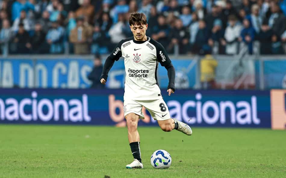 Garro volta ao time titular e diz que empate do Corinthians foi uma 'prova'