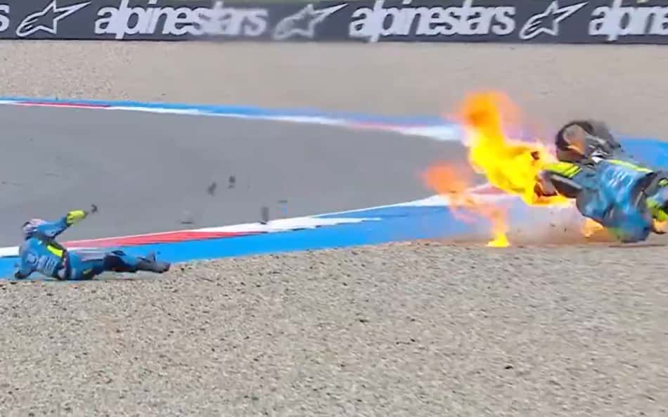 Fogo! Ogura cai, e moto incendeia em treino da MotoGP em Assen; assista ao vídeo