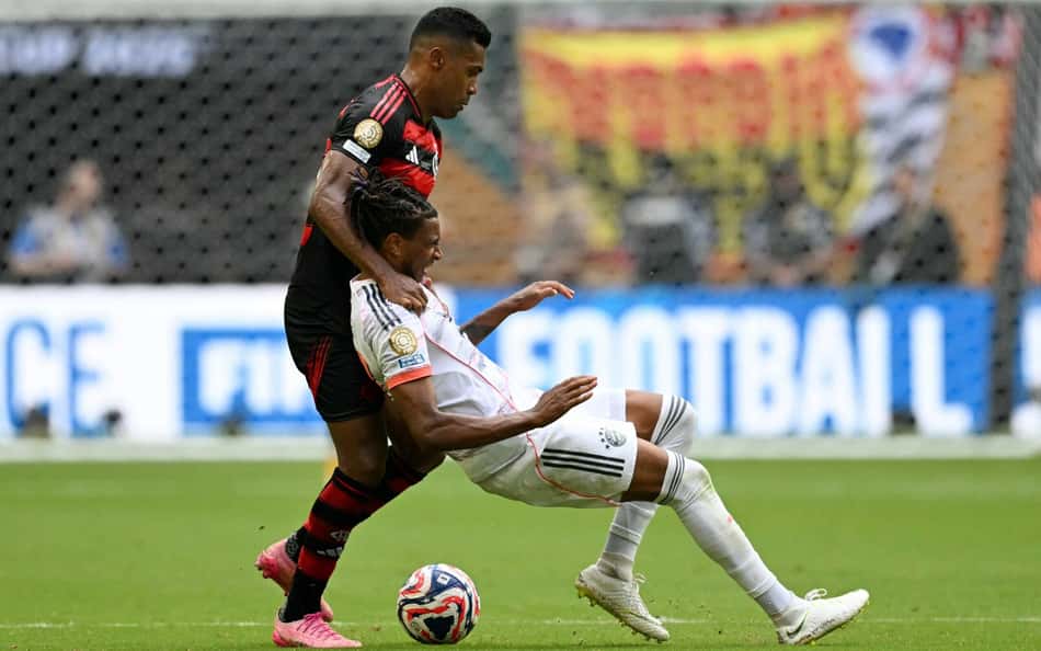 Alex Sandro discorda de nervosismo do Flamengo contra o Bayern
