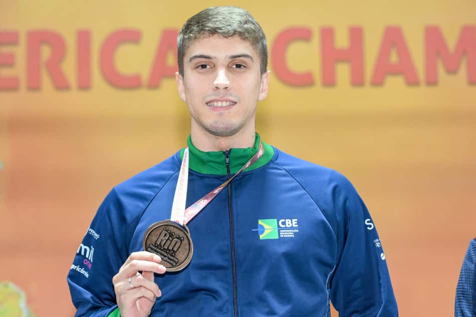 Alexandre Camargo é bronze na espada no Pan-Americano esgrima (foto: Augusto Bizzi/FIE)