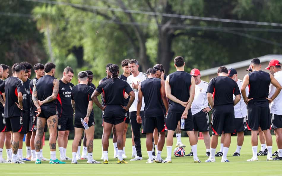 Três jogadores deixam o Benfica às vésperas do início do Mundial