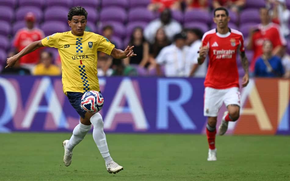 Jogo entre Benfica e Auckland City é paralisado por questões climáticas