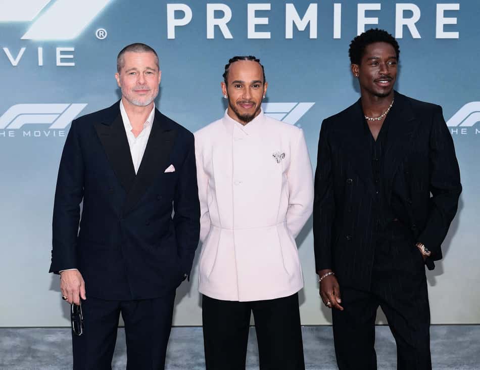 Brad Pitt, Lewis Hamilton e Damson Idris na estreia do filme 'F'1' na Times Square, em Nova York (foto: Dimitrios Kambouris / GETTY IMAGES NORTH AMERICA / Getty Images via AFP)