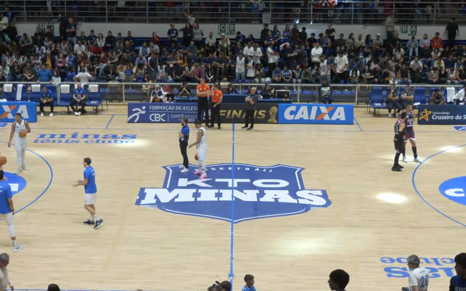 Relógio quebrado atrasa início do jogo dois da final do NBB
