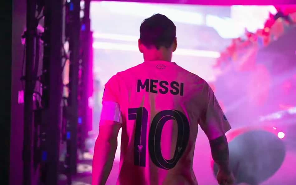 Messi recebe visita ilustre em treino no Mundial de Clubes