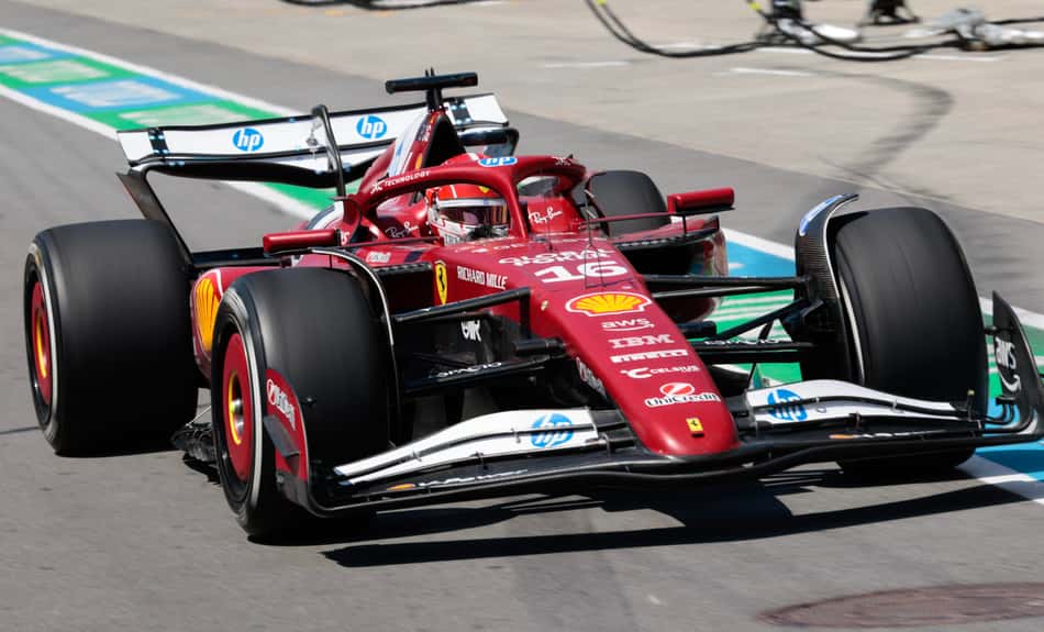Charles Leclerc com sua Ferrari no GP do Canadá (foto: SHAWN THEW / POOL / AFP)
