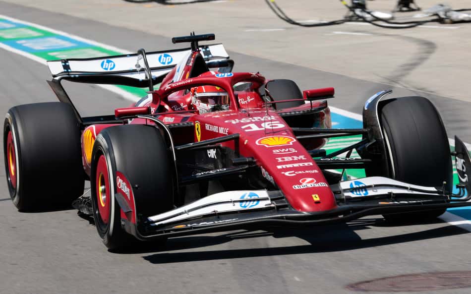 Charles Leclerc com sua Ferrari no GP do Canadá (foto: SHAWN THEW / POOL / AFP)