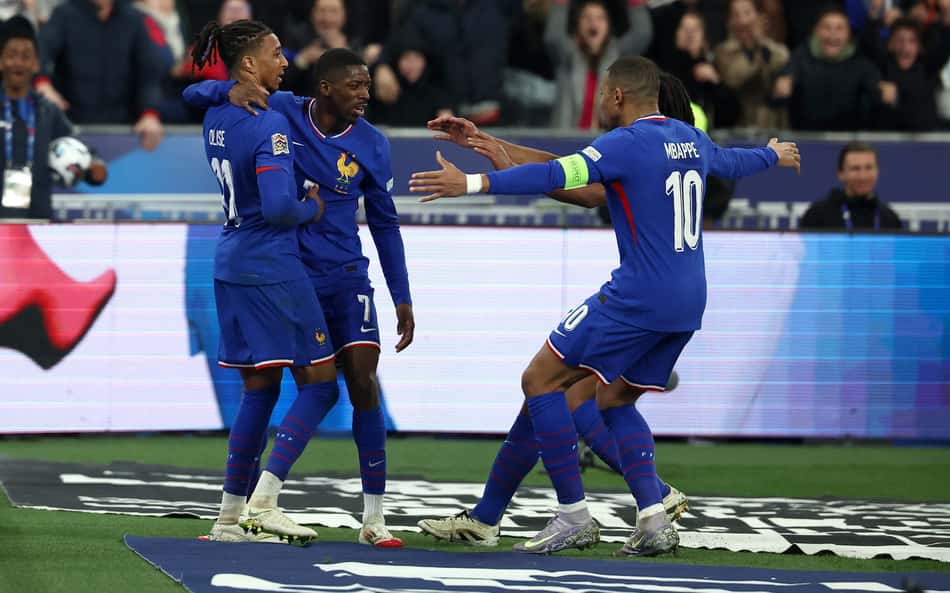 Dembélé comemora o gol em França x Croácia. (foto: FRANCK FIFE / AFP)