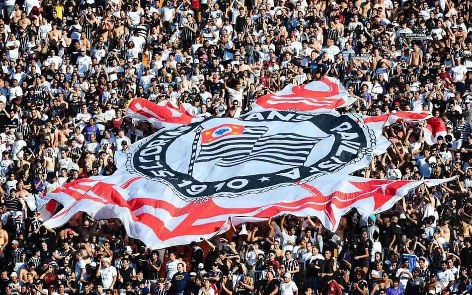 Ranking atualizado das maiores torcidas do Brasil: Corinthians cai e rivais crescem