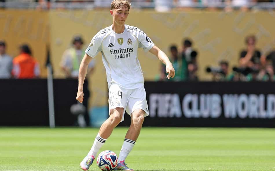 Em estreias, Arnold leva 'puxão de orelha' e Huijsen é elogiado no Real Madrid