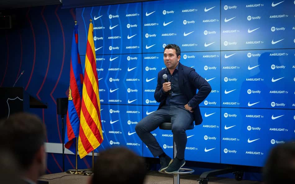 Presidente de campeão brasileiro viaja a Barcelona para negociar venda de joia; veja