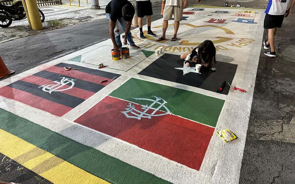 Mantendo a tradição: rua da Zona Norte do Rio entra no clima do Mundial de Clubes