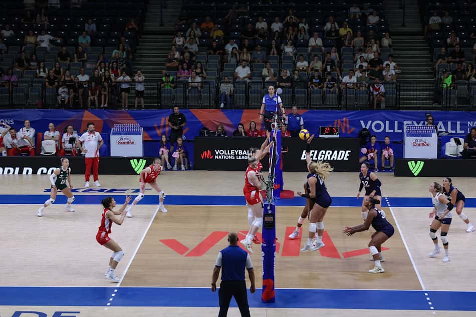 EUA e Polônia na segunda semana da VNL (Foto: Divulgação / VNL)