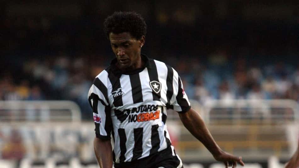 Valdo em ação pelo Botafogo