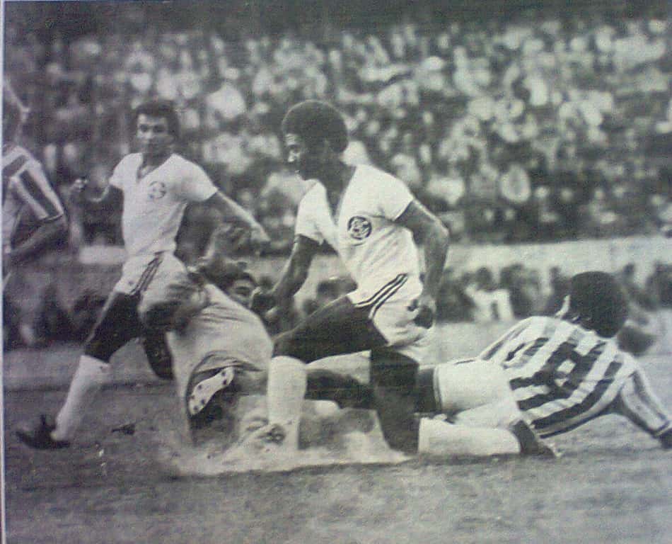 Escurinho, o Internacional, e Orlando, do Ferro Carril