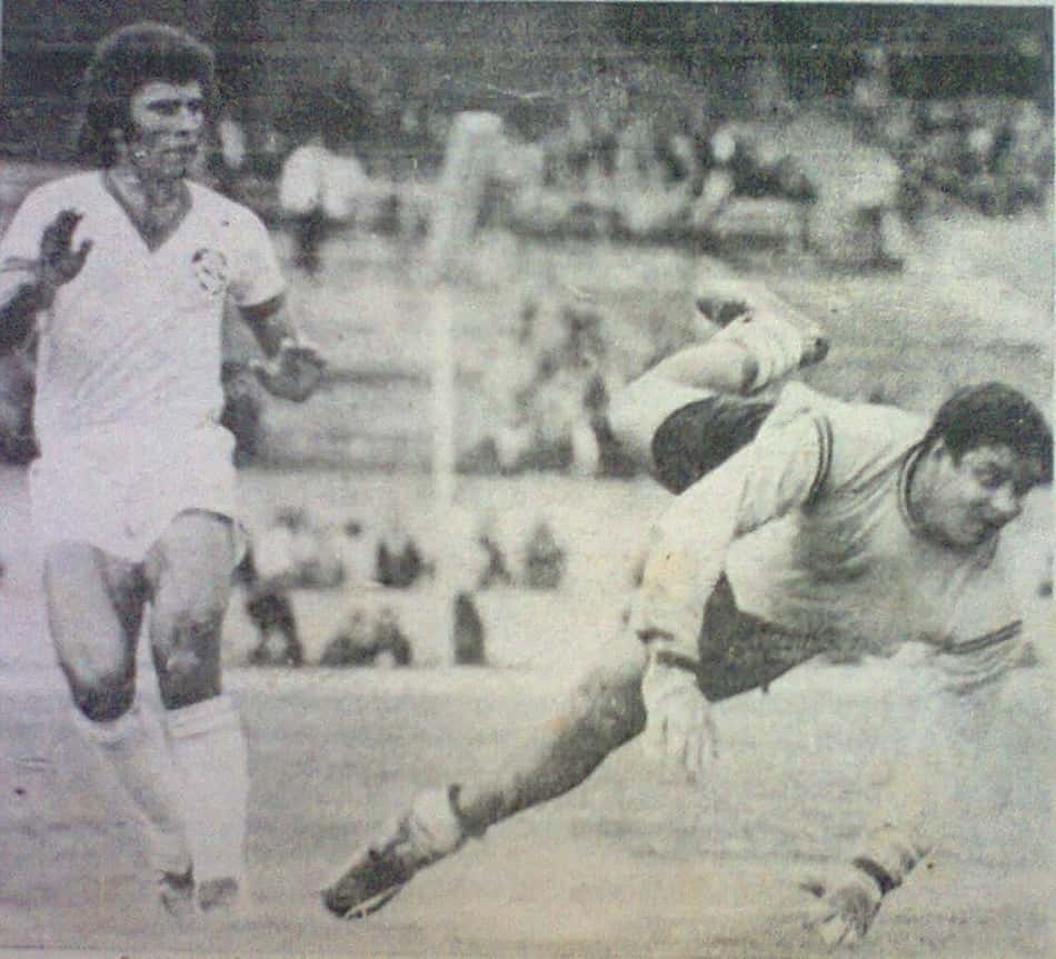 Valdomiro, do Internacional, e Orlando, do Ferro Carril