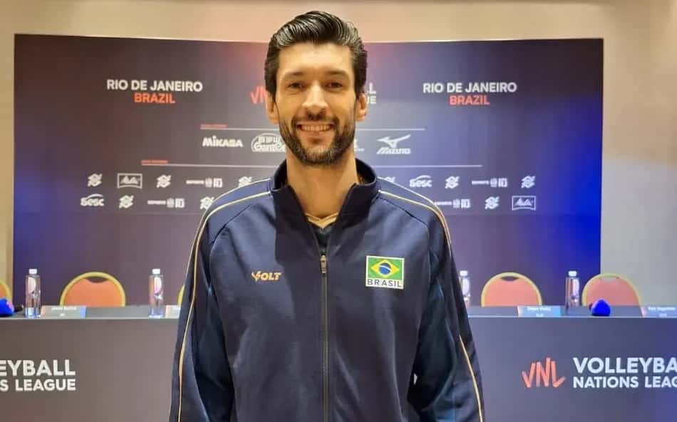 Bernardinho anuncia relacionados e novo capitão para estreia na VNL