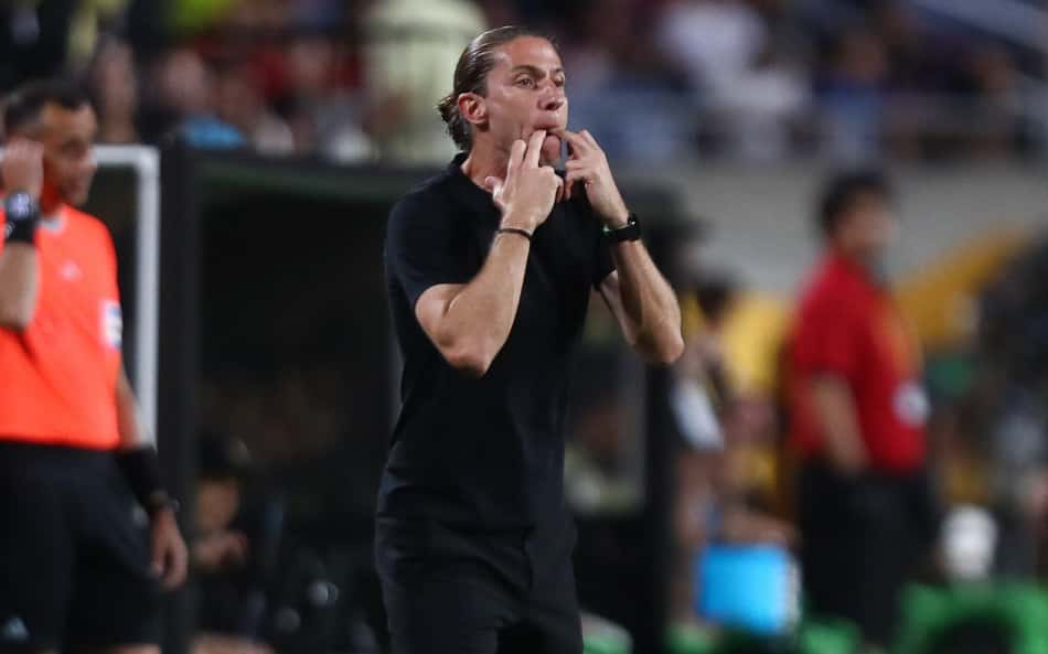 Jornal espanhol elogia Filipe Luís, mas atesta diferença em Bayern x Flamengo: 'Superior'