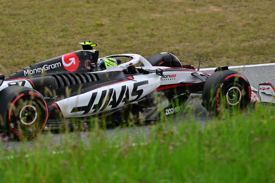 Oliver Bearman, da Haas, durante treino em Spielberg, Áustria (foto: Andrej ISAKOVIC / AFP)
