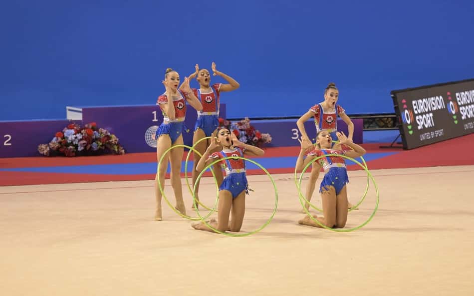 Equipe brasileira júnior na prova dos cinco arcos (foto: FIG)