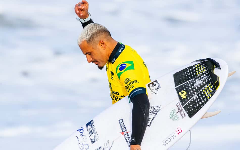 Surfista brasileiro celebra gravidez de seu primeiro filho: 'Maior benção'