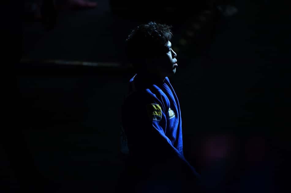 O japonês Ryuju Nagayama comemora a vitória na final da categoria -60kg masculina (foto: Ferenc ISZA / AFP)