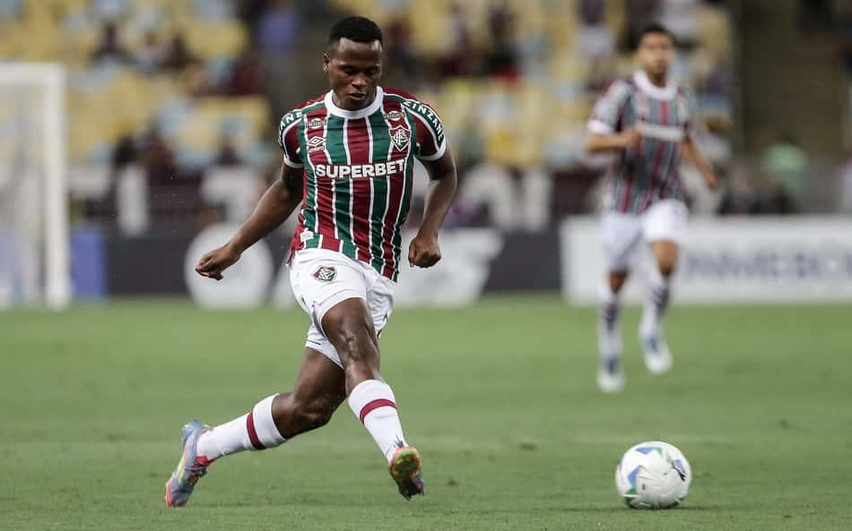 Arias dá detalhe sobre gol em vitória do Fluminense e cita Ganso
